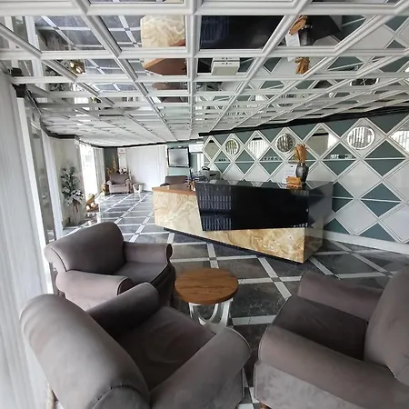 River Hotel
